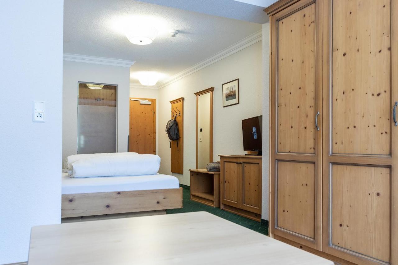 Hotel Zum Hirschen อิมสท์ ภายนอก รูปภาพ